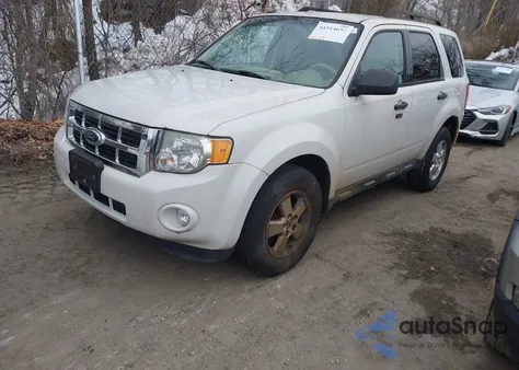 2012 Ford Escape Xlt z USA, uszkodzony, nr VIN 1FMCU9D72CKB93009